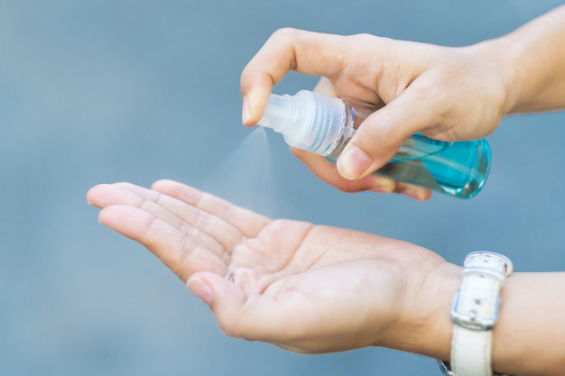 Догляд за шкірою рук при частому використанні антисептиків