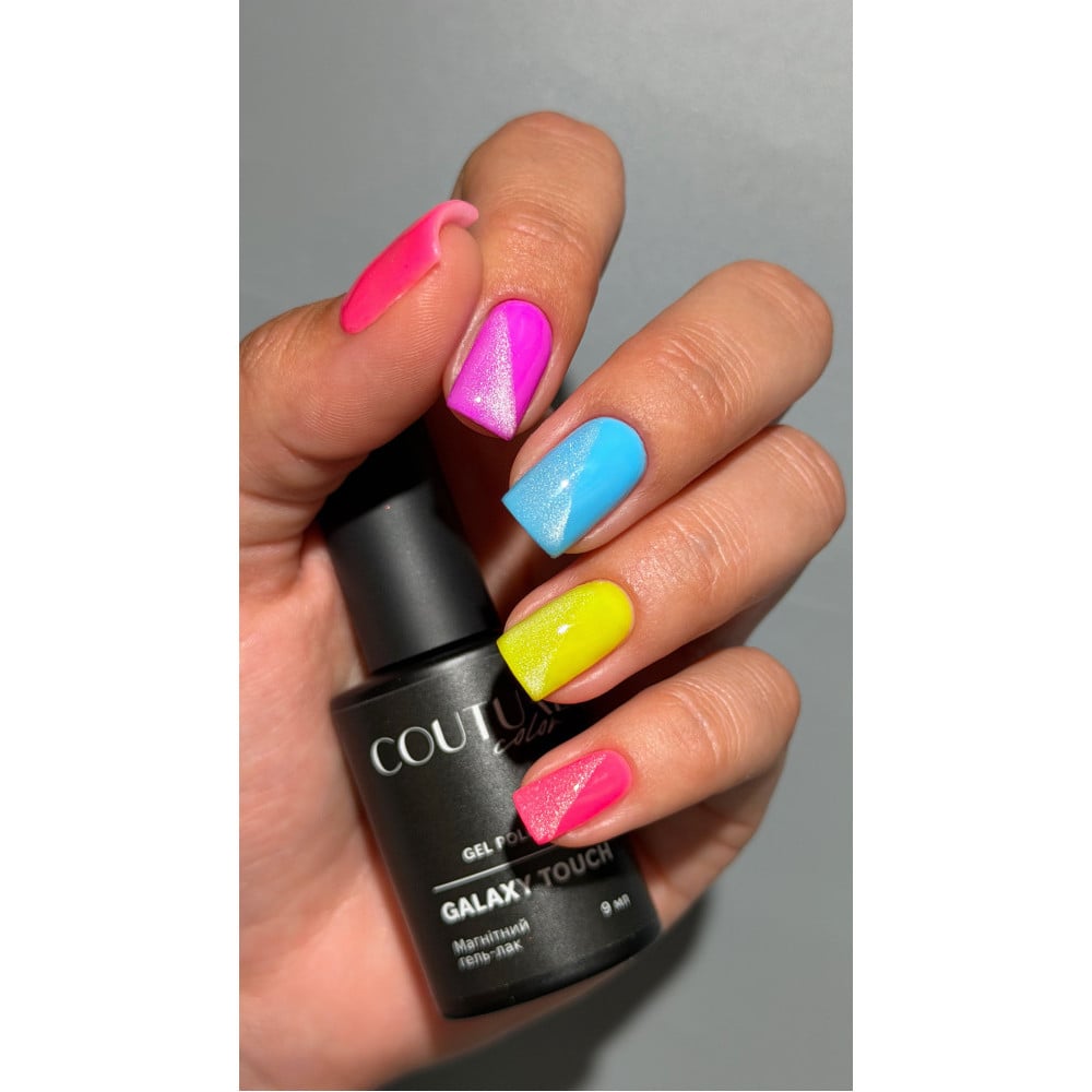 Гель-лак Couture Color Galaxy Touch Cat Eye GT 19 прозрачный с жемчужным сиянием 9 мл Гель-лак Couture Color Galaxy Touch Cat Eye GT 19 прозрачный с жемчужным сиянием 9 мл