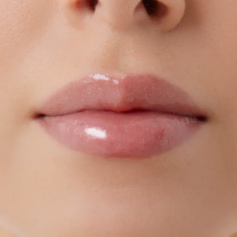 Блеск для губ Lipss Lipper Banana SPF 20 спелый банан 10 мл Блеск для губ Lipss Lipper Banana SPF 20 спелый банан 10 мл