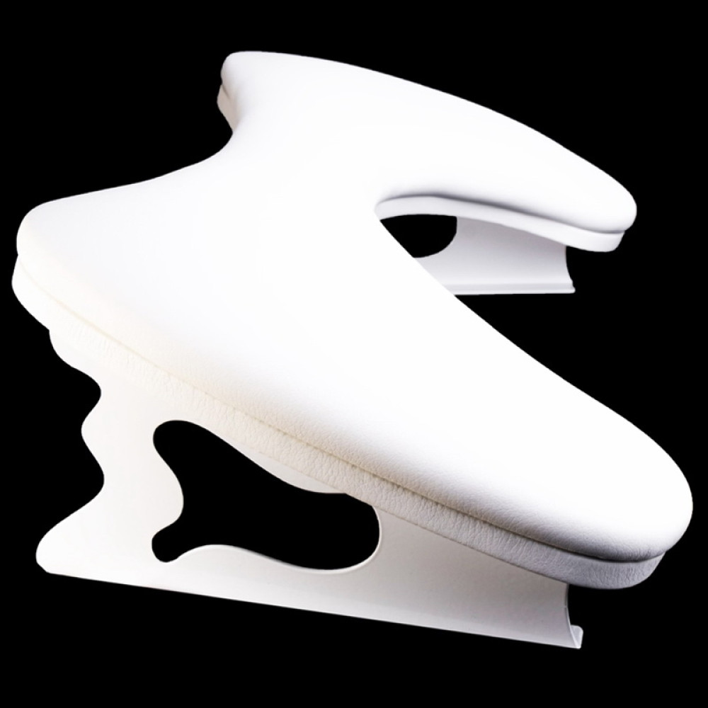 Подлокотник для рук фигурный настольный на металлических ножках цвет белый