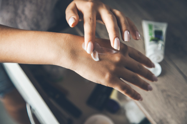 Фото 7 - Догляд за шкірою рук при частому використанні антисептиків